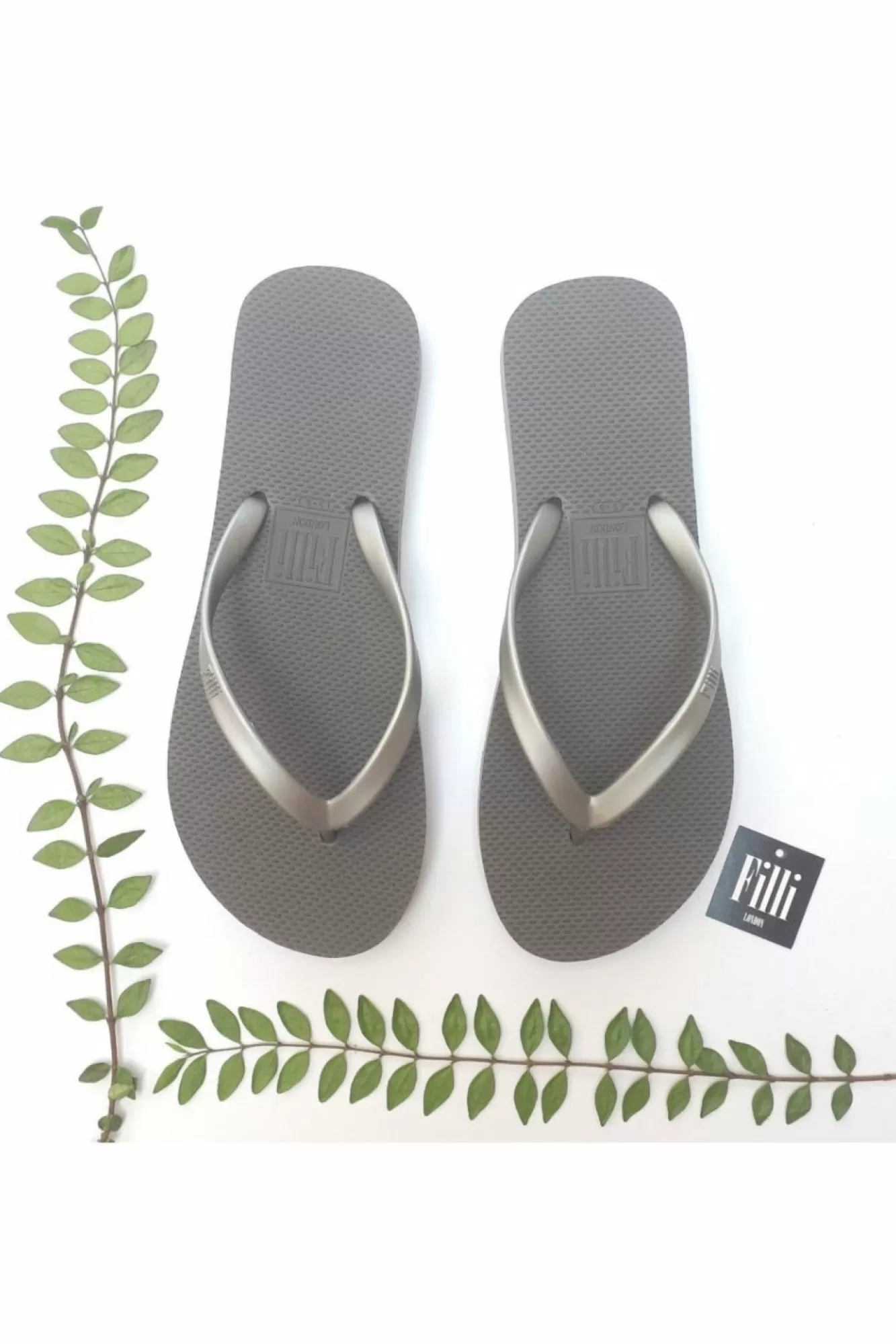 Sandals^Filli London Naked Flip Flops Silver