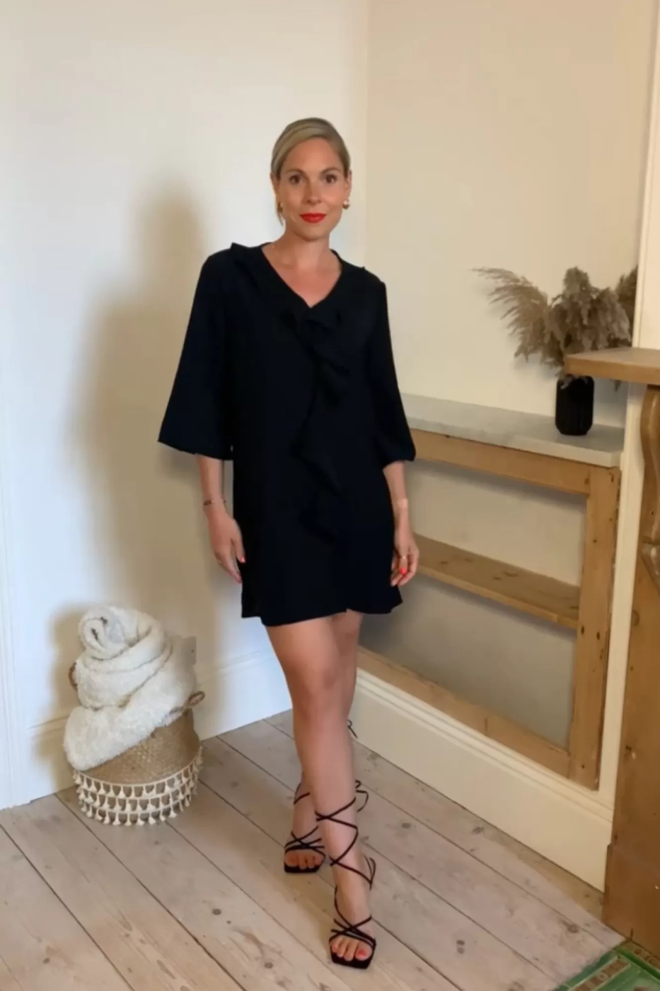 Midi Dresses^Hoxton Gal Oversize 3/4 Sleeves Frilled Front Tunic Black