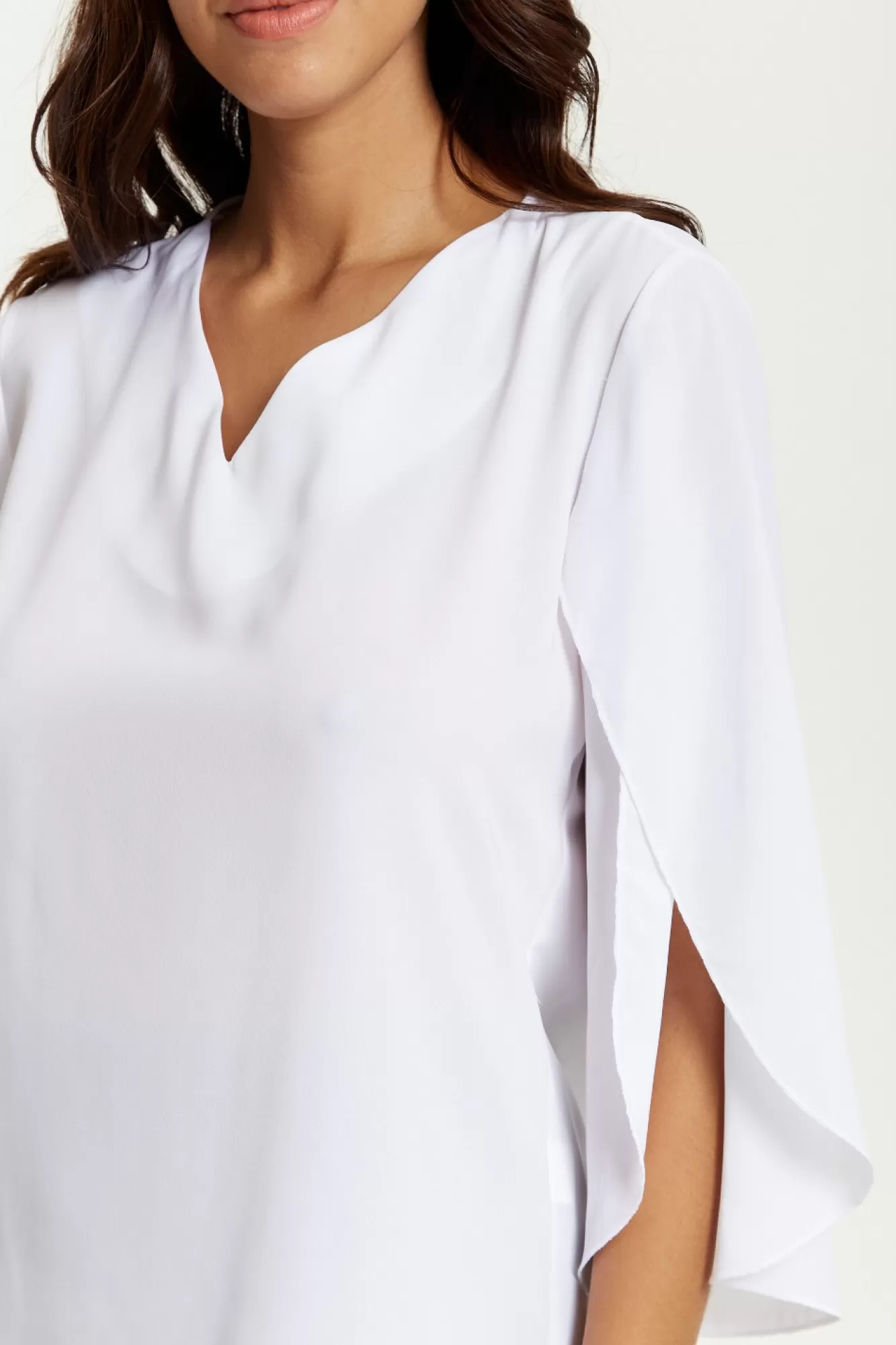 Blouses^Hoxton Gal Oversized V Neck Top With Split Sleeves In White