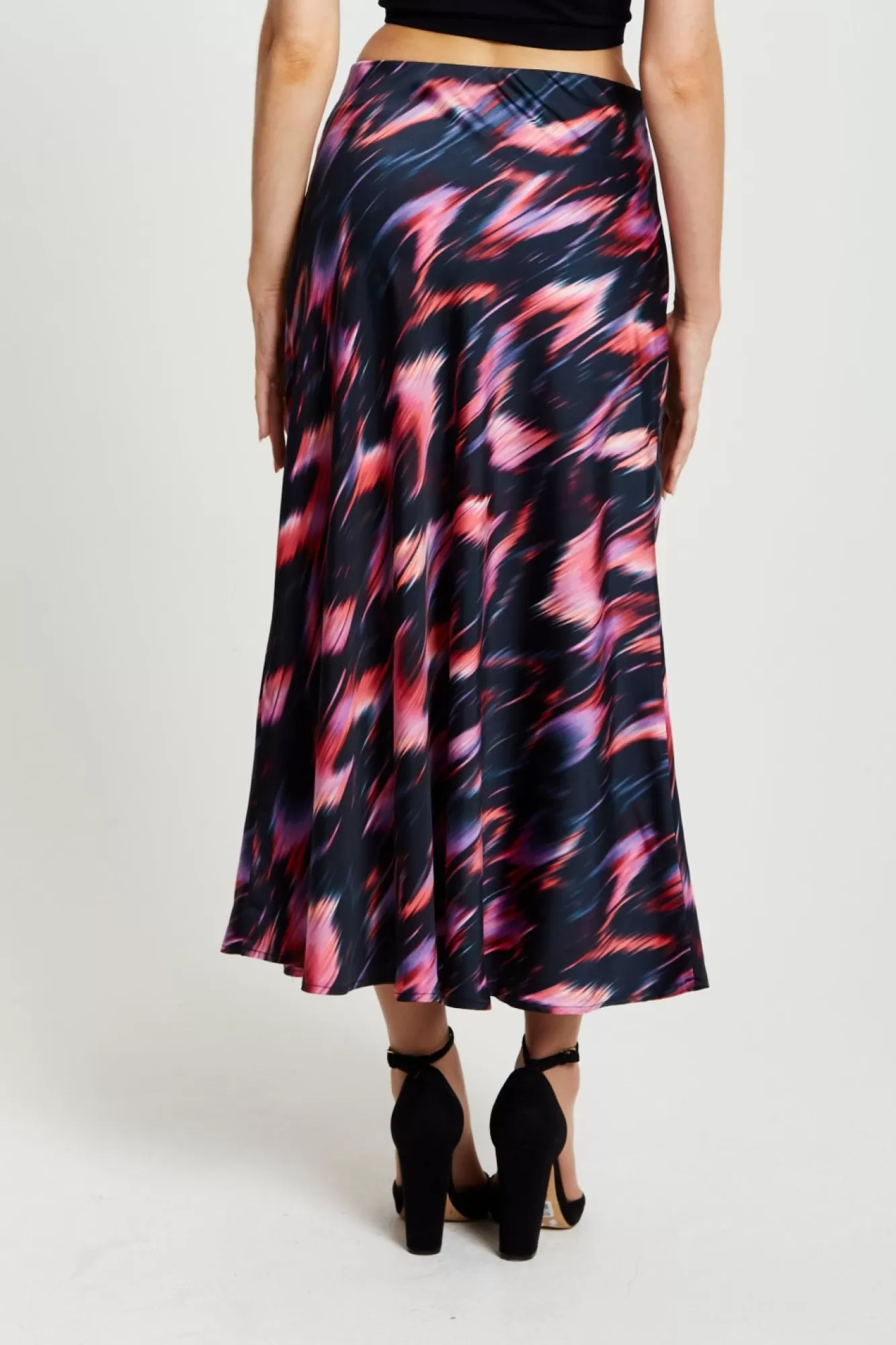 Skirts^Liquorish Abstract Ikat Print Midi Skirt In Black And Pink Blackpink