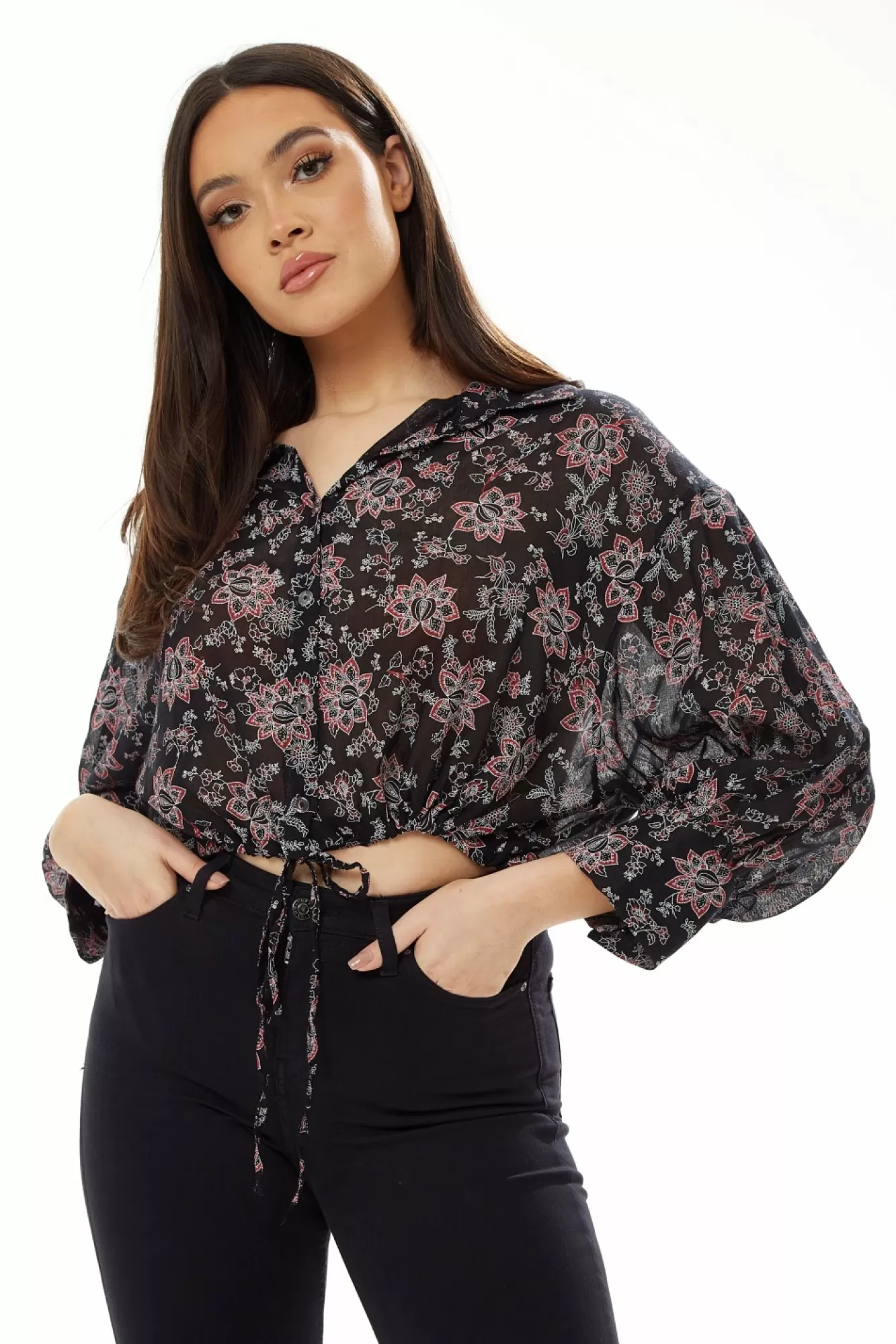 Crop Tops^Liquorish Floral Print Crop Shirt In Black