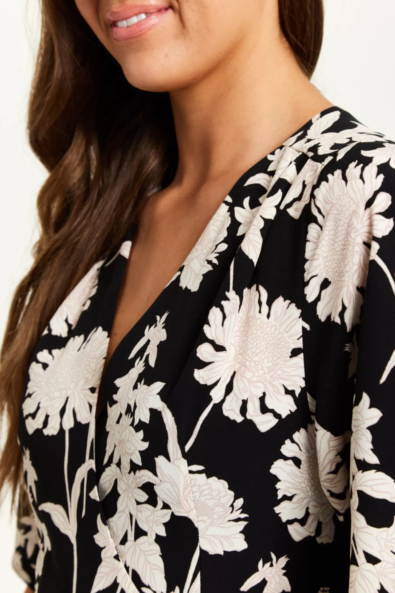Midi Dresses^Liquorish Floral Print Midi Wrap Dress With Kimono Sleeves Black