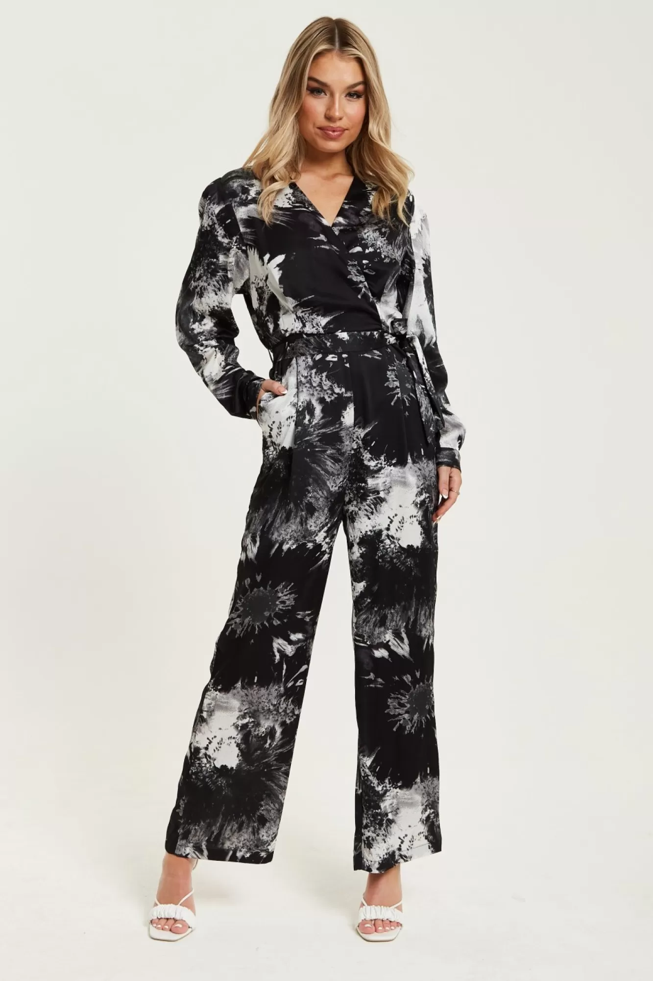 Jumpsuits^Liquorish Mono Abstract Print Jumpsuit With Long Sleeves Multicolour