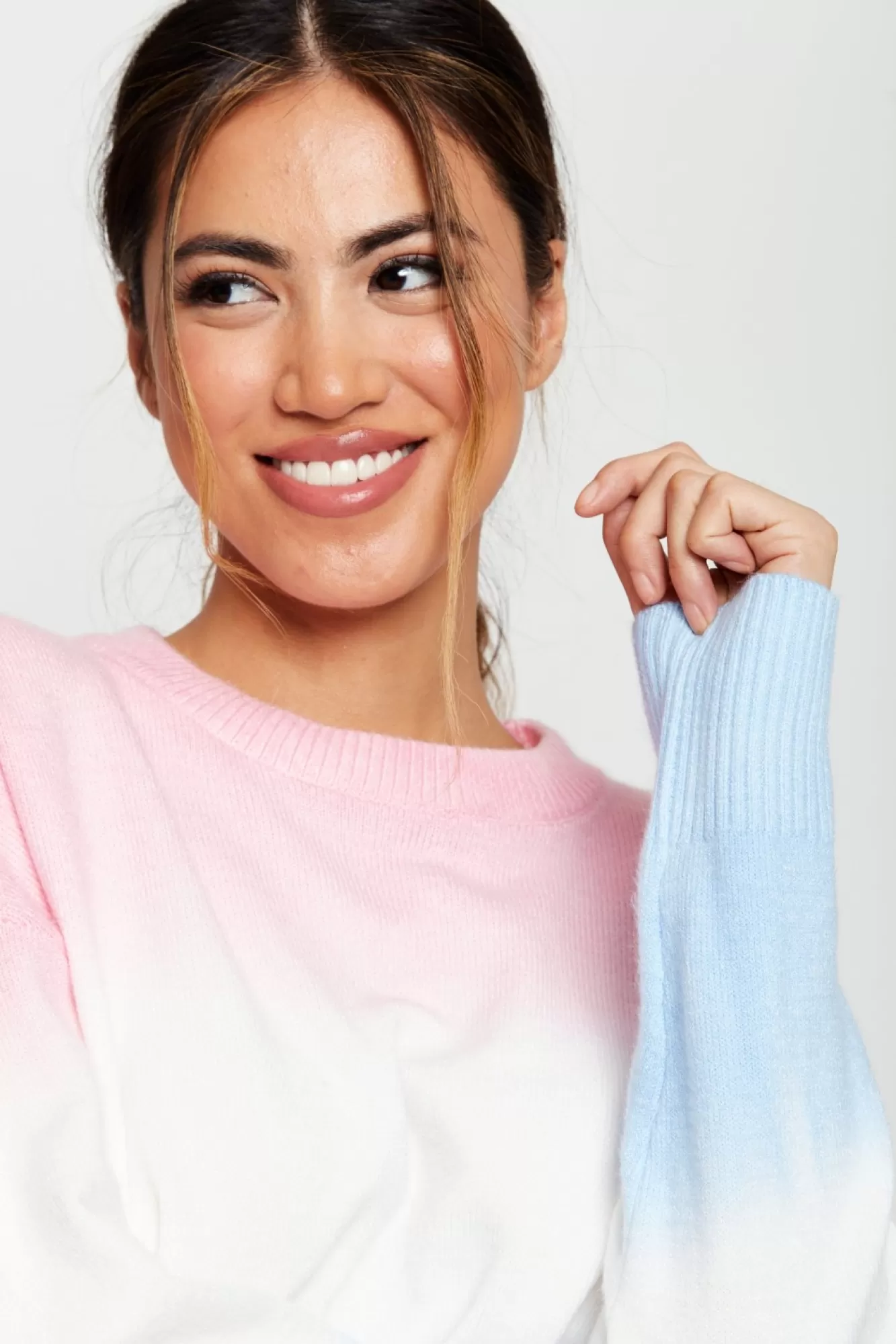 Jumpers^Liquorish Ombre Pattern Jumper In Pink, White And Blue Multicolour