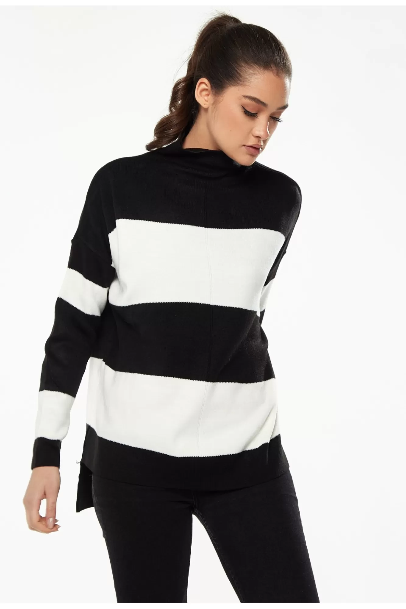 Jumpers^Liquorish Roll Neck Jumper In Black & White Blackwhite