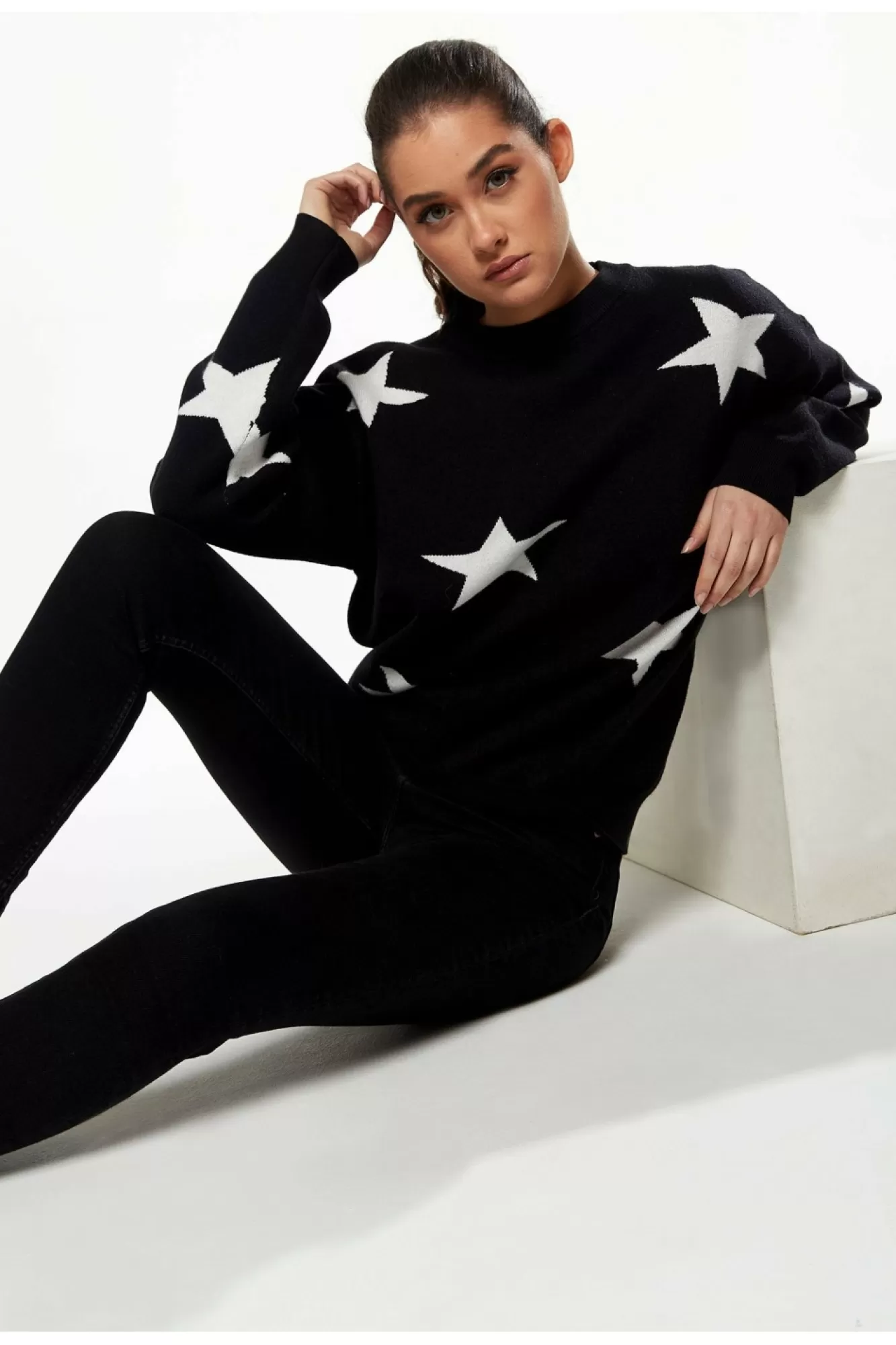 Jumpers^Liquorish Star Pattern Jumper In Black & White Blackwhite