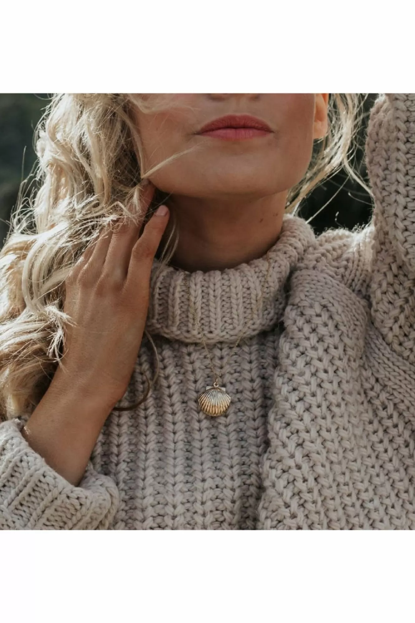 Jewellery^Wisteria London Clemmie Clam Shell Locket Gold
