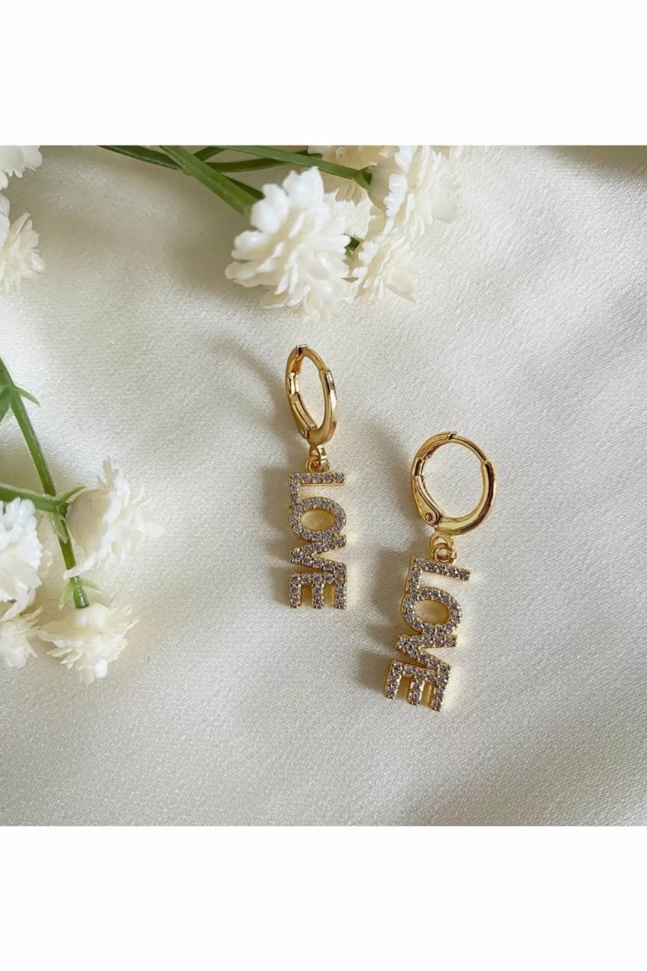Jewellery^Wisteria London Love Huggie Hoop Earrings Gold