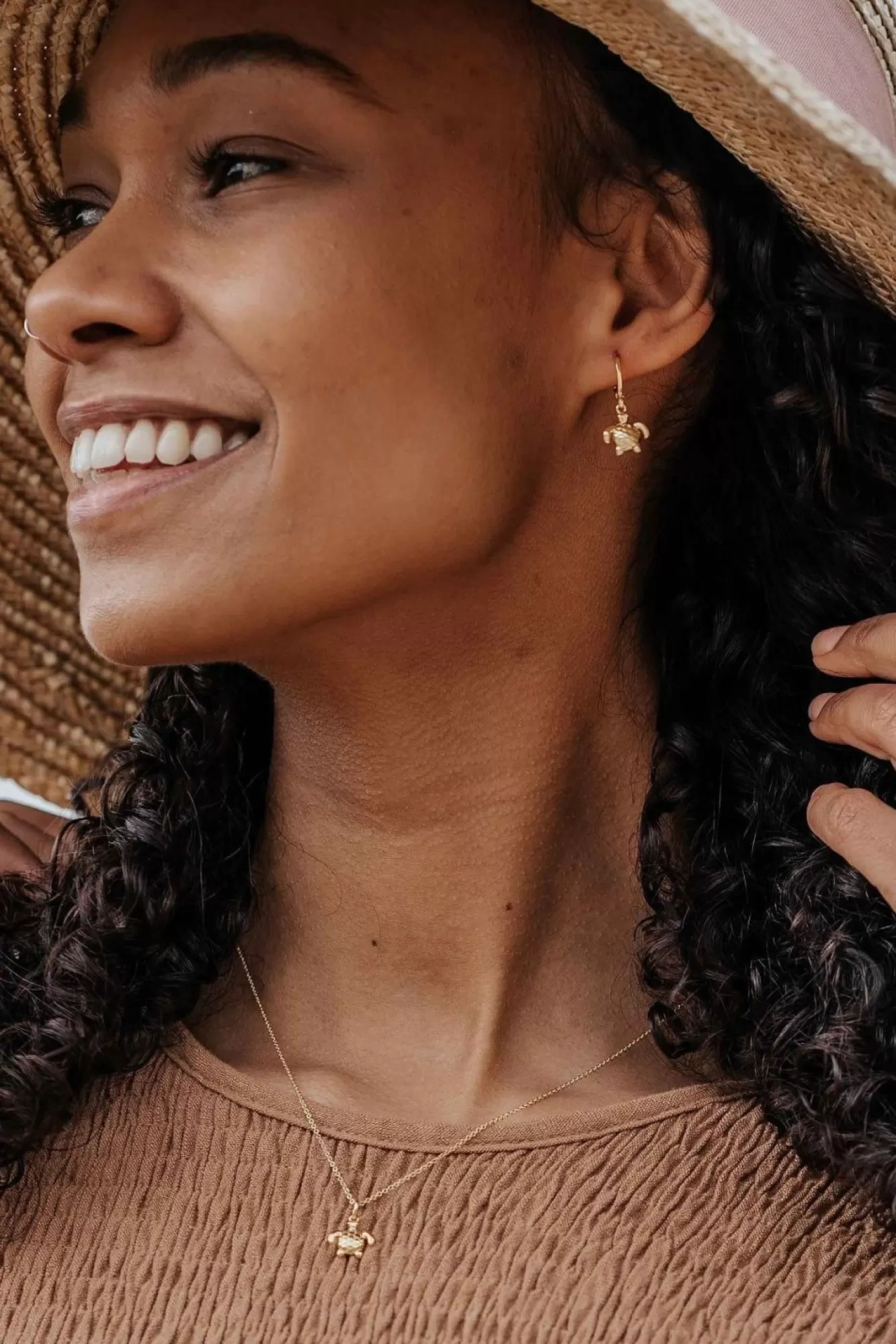 Jewellery^Wisteria London Moana Sea Turtle Huggie Hoop Earrings Gold